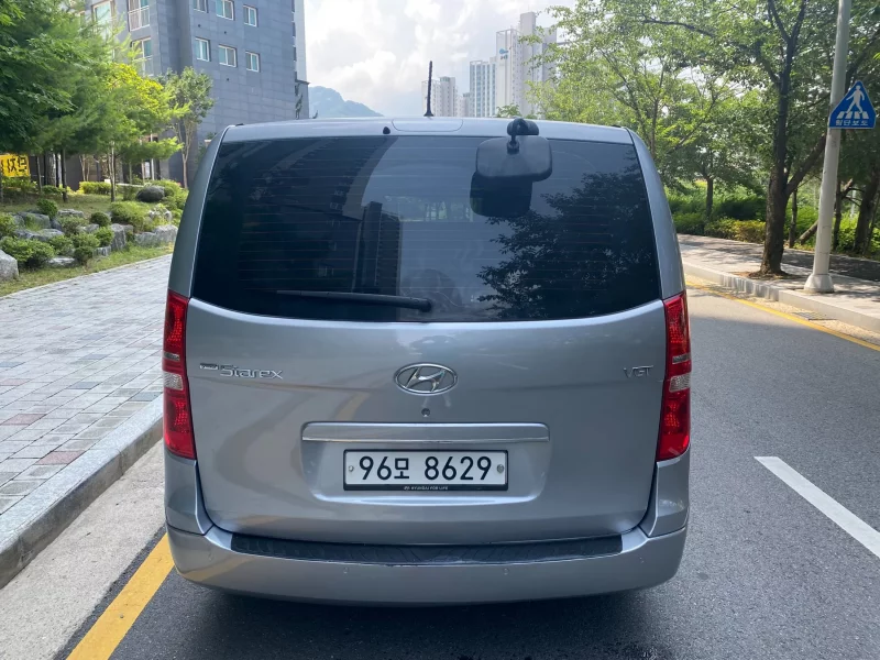 Hyundai Starex