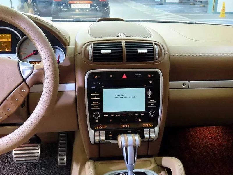 Porsche CAYENNE