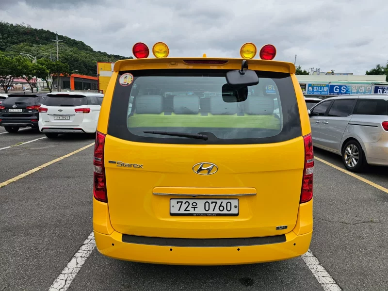 Hyundai Starex