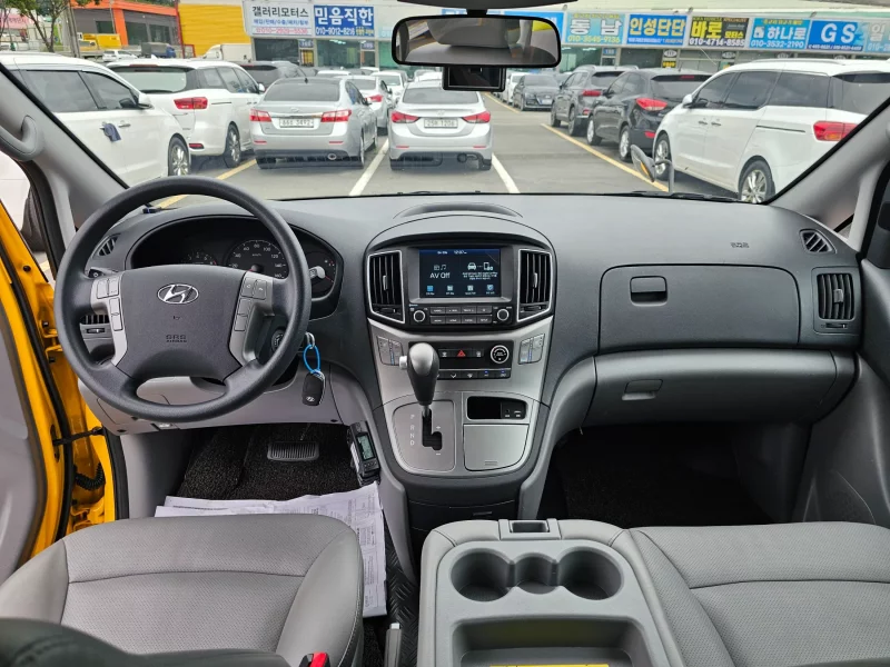Hyundai Starex
