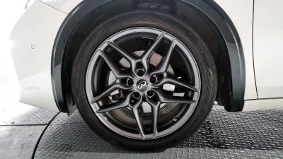 Infiniti Q30