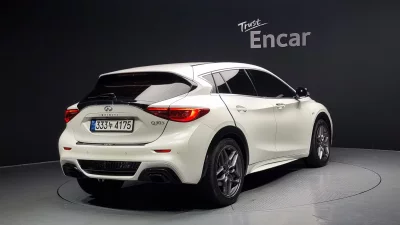 Infiniti Q30