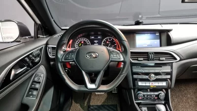 Infiniti Q30