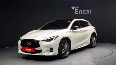 Infiniti Q30