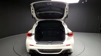 Infiniti Q30