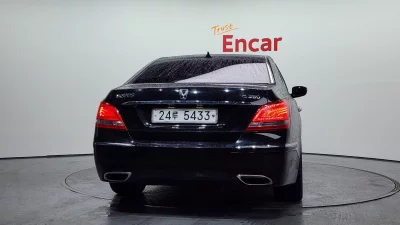 Hyundai Equus