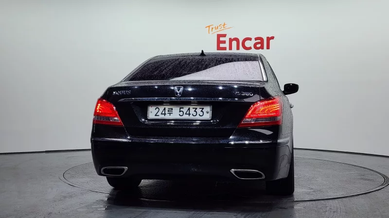 Hyundai Equus