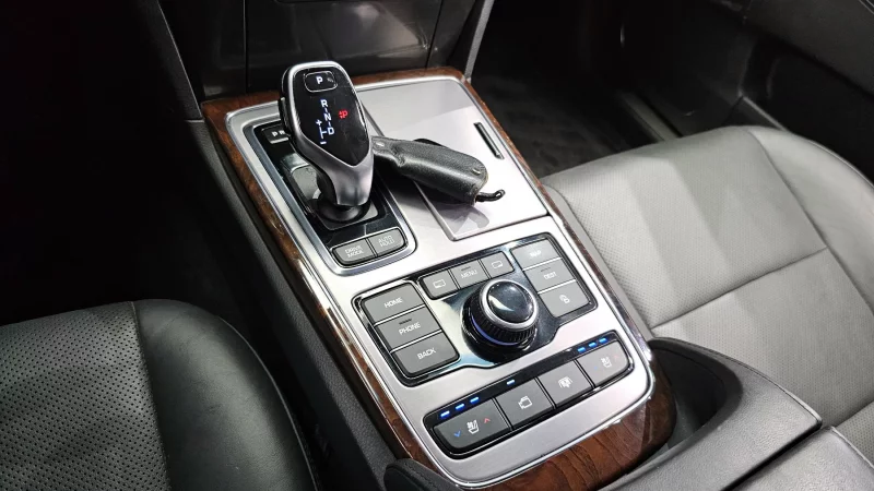 Hyundai Equus