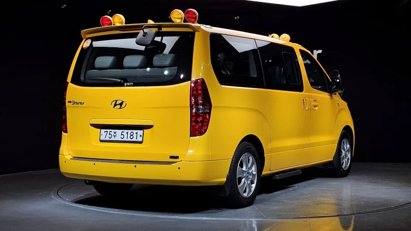 Hyundai Starex