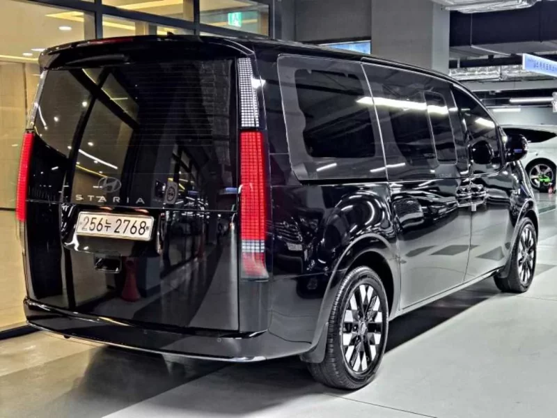 Hyundai Staria