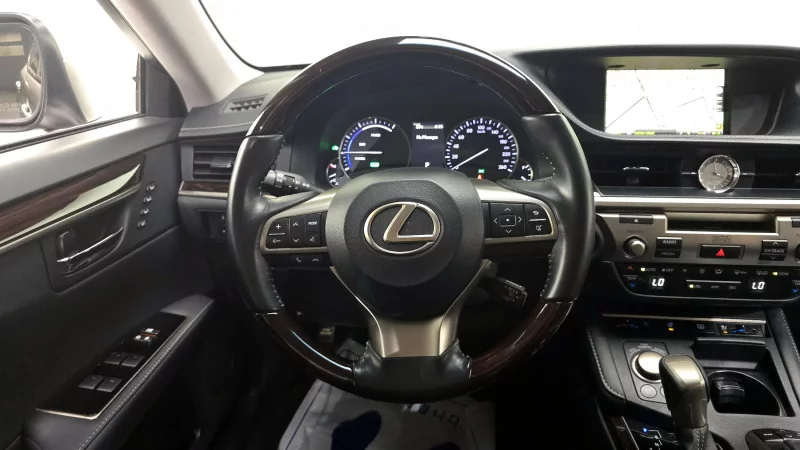 Lexus ES300h