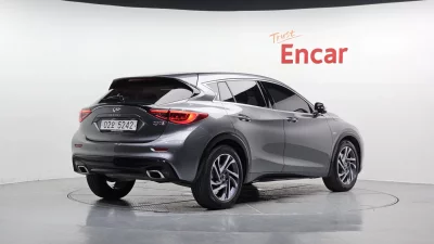 Infiniti Q30