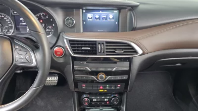 Infiniti Q30