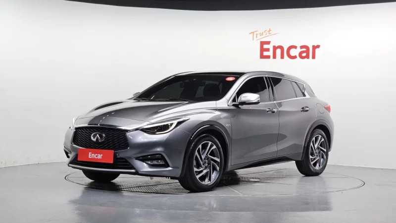 Infiniti Q30