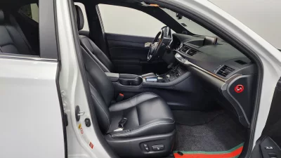 Lexus CT200h