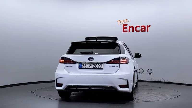Lexus CT200h