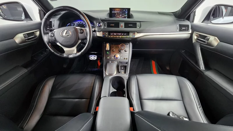 Lexus CT200h