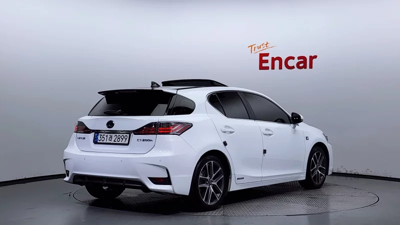 Lexus CT200h