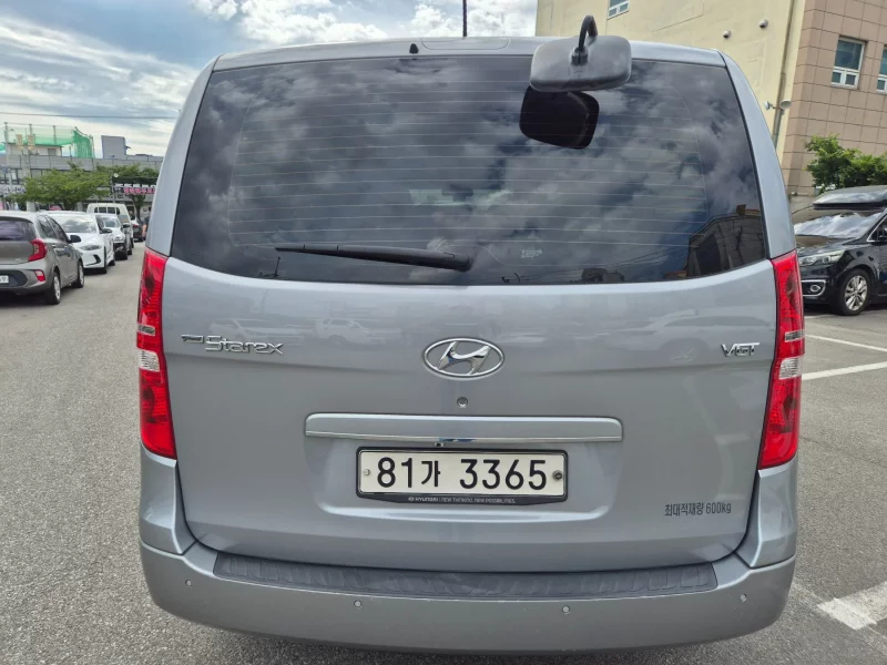 Hyundai Starex