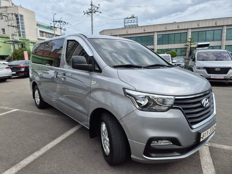 Hyundai Starex
