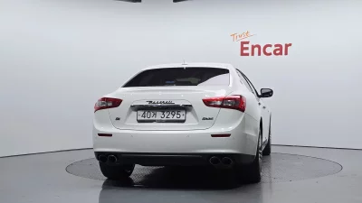 Maserati GHIBLI
