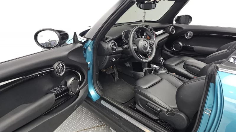 MINI Cooper Convertible