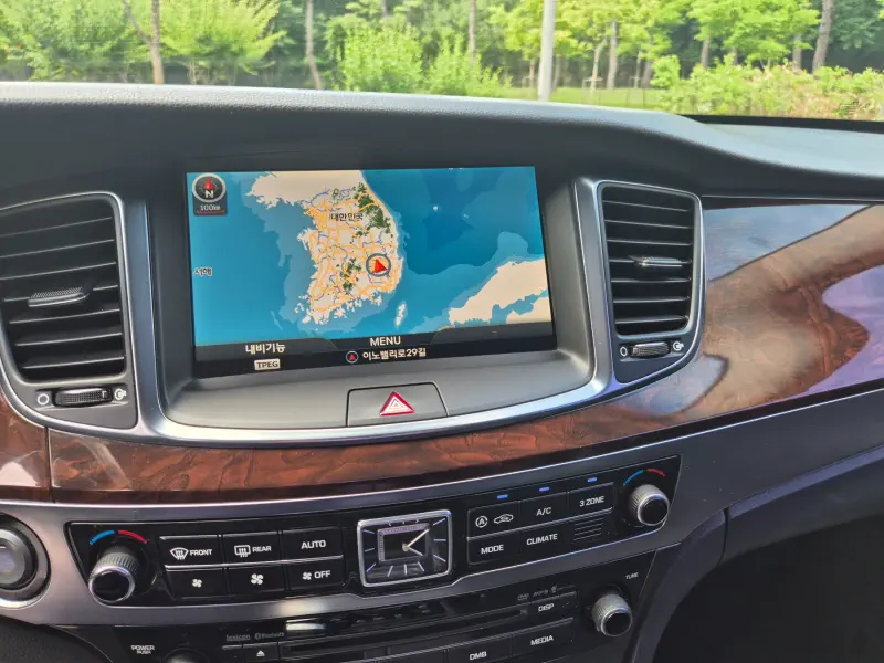 Hyundai Equus