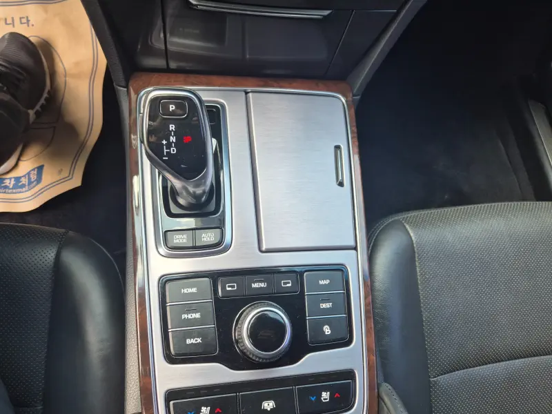 Hyundai Equus
