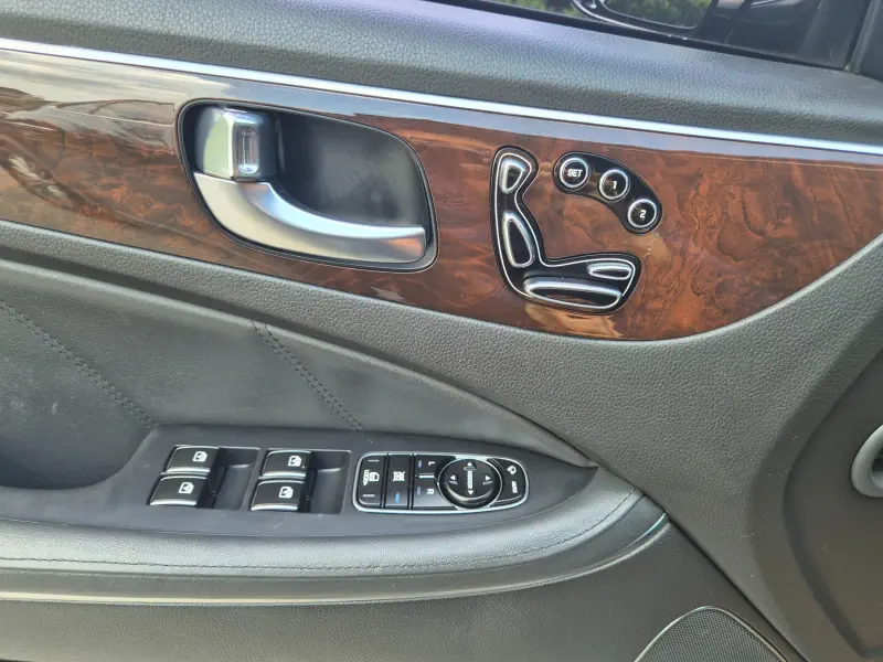Hyundai Equus