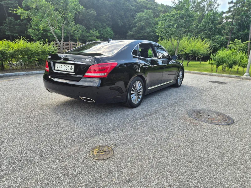 Hyundai Equus
