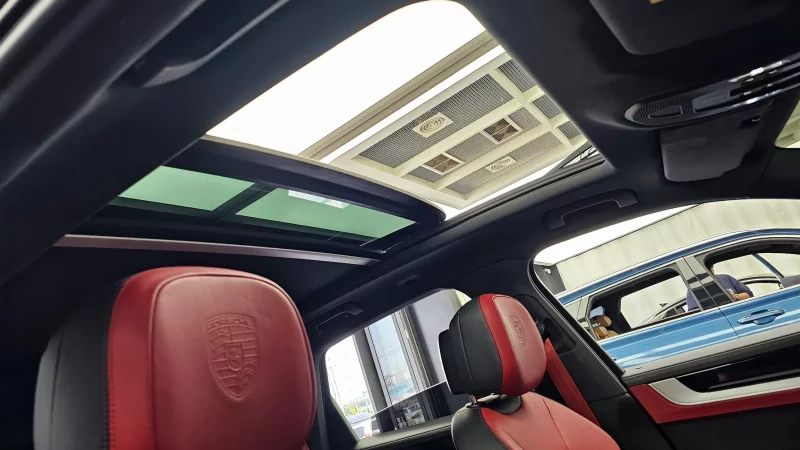 Porsche CAYENNE