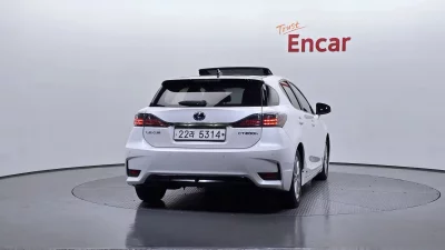 Lexus CT200h