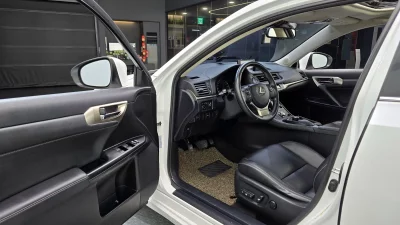 Lexus CT200h