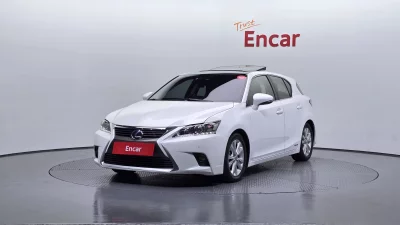 Lexus CT200h