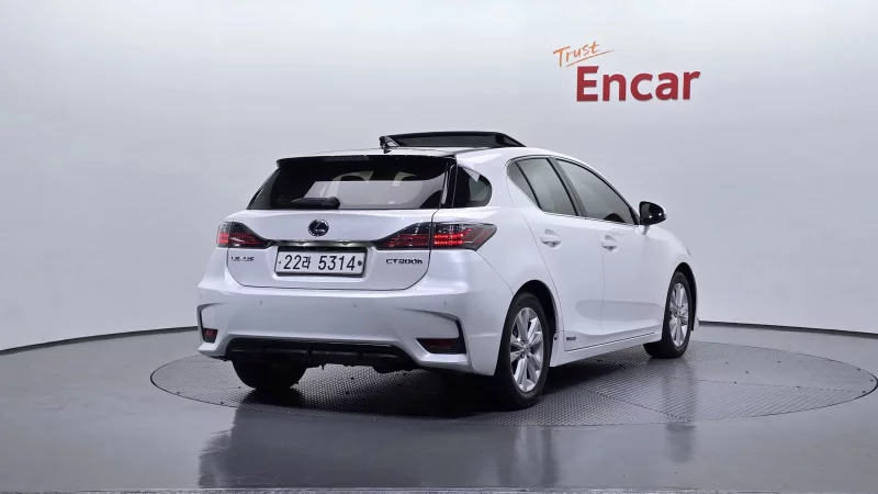 Lexus CT200h