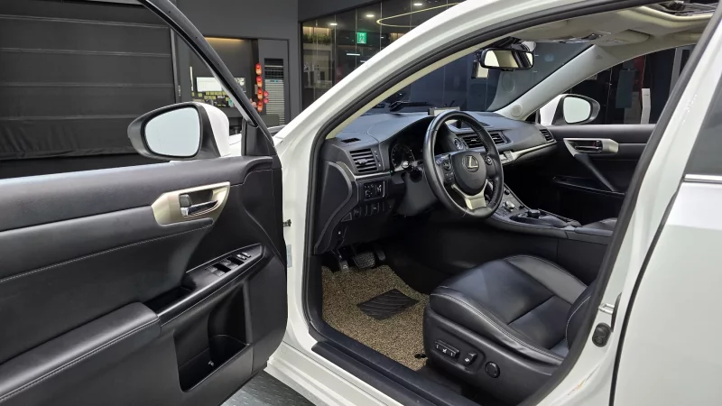 Lexus CT200h