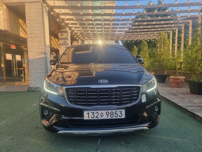 Kia Carnival