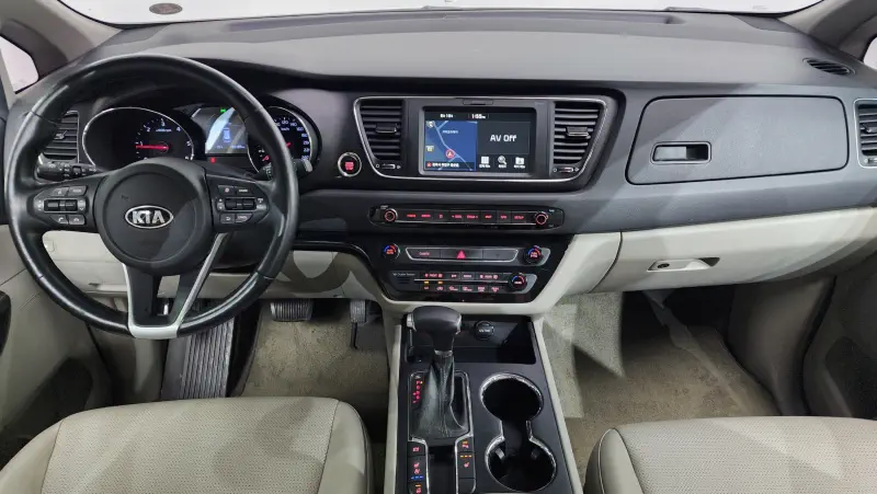 Kia Carnival