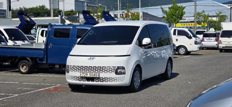 Hyundai Staria