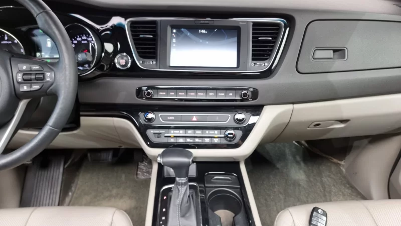 Kia Carnival