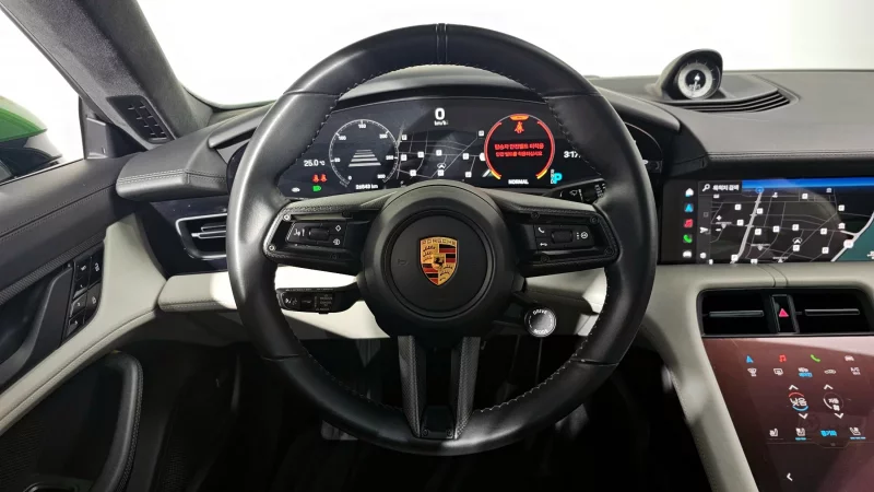 Porsche TAYCAN