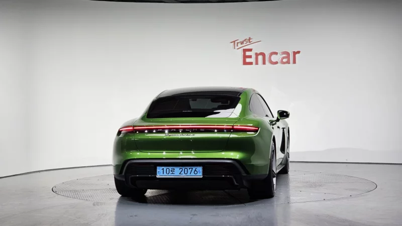 Porsche TAYCAN