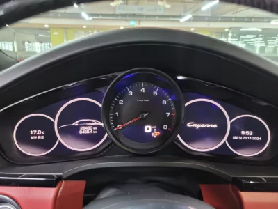 Porsche CAYENNE