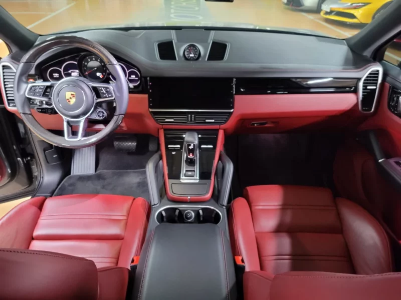 Porsche CAYENNE