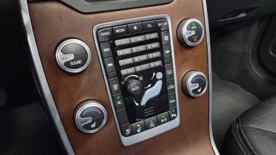 Volvo XC70