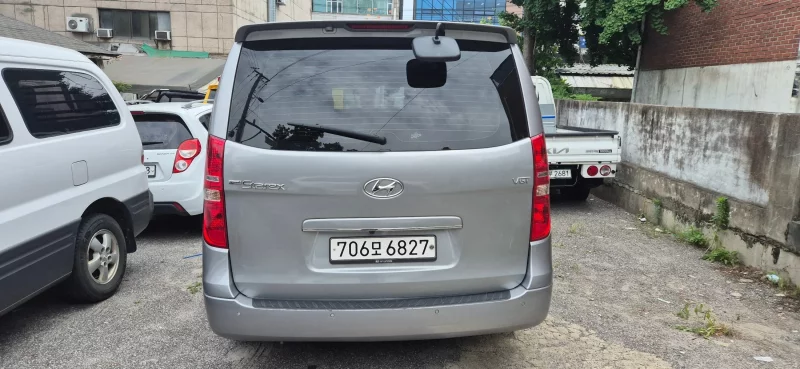 Hyundai Starex
