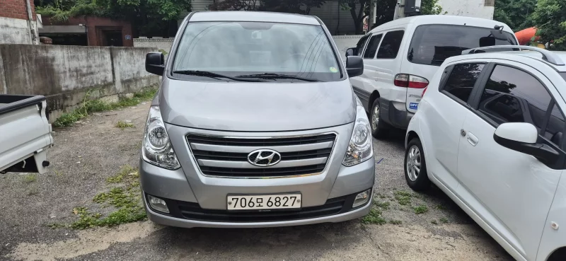 Hyundai Starex