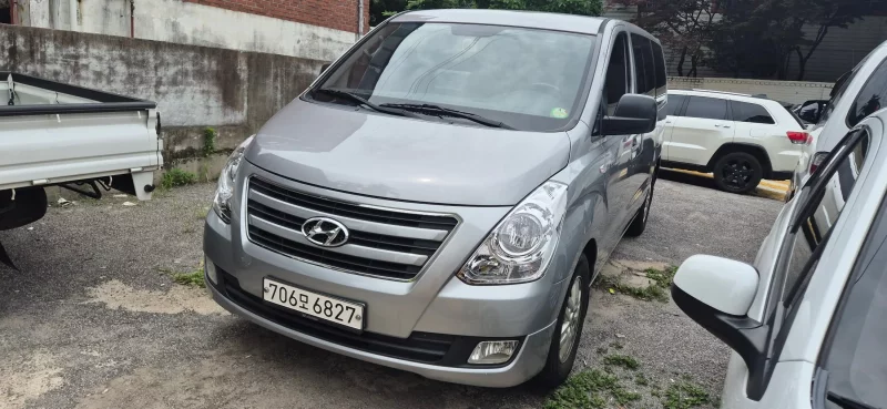 Hyundai Starex