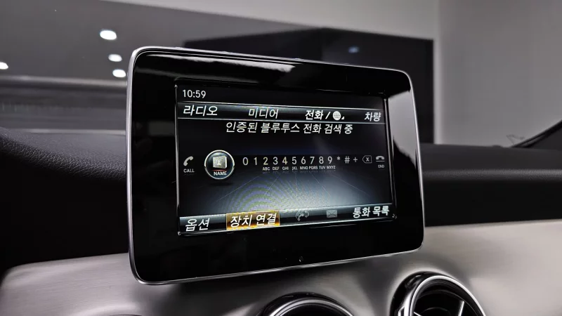 Mercedes-Benz GLA-Class