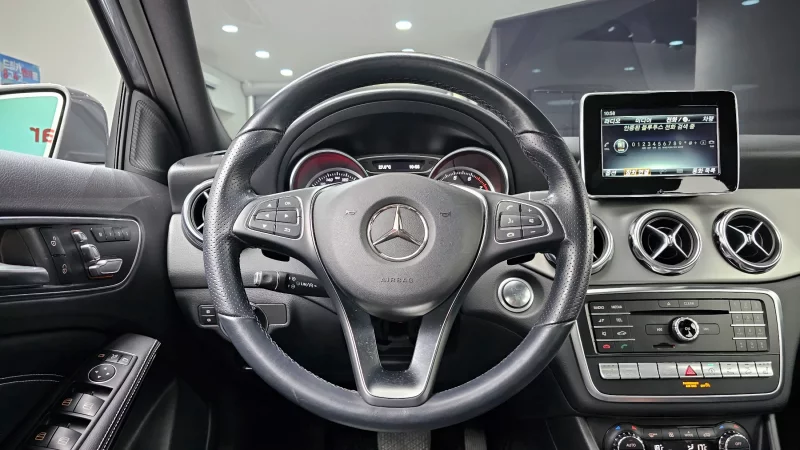 Mercedes-Benz GLA-Class